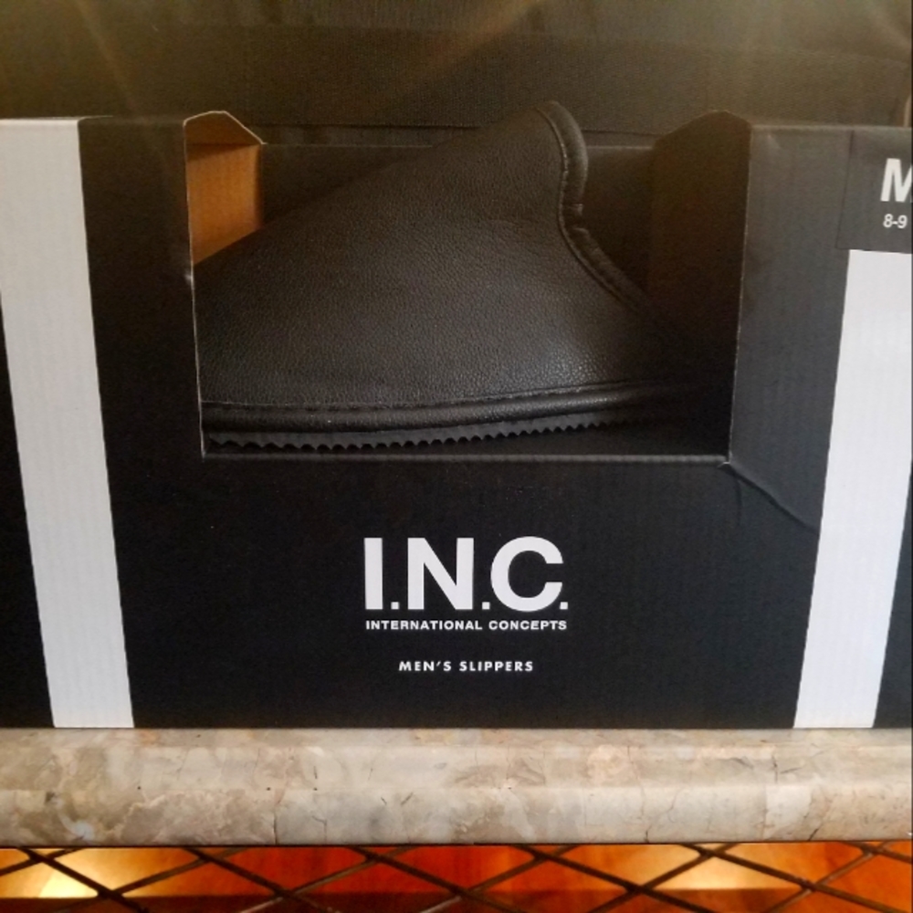 Nwt mens black leather slippers sz:M 8/9